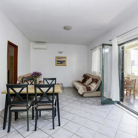 Apartment By The Sea - 20165 Rogoznica (Sibenik-Knin)