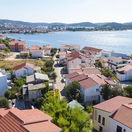 Apartment By The Sea - 20165 Rogoznica (Sibenik-Knin)