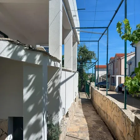 By The Sea - 20165 Apartment