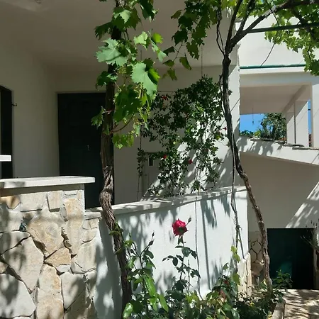 Apartment By The Sea - 20165